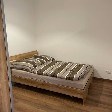 Apartment In Zentraler Lage Mit Privatparkplatz Grafenwohr Eksteriør bilde