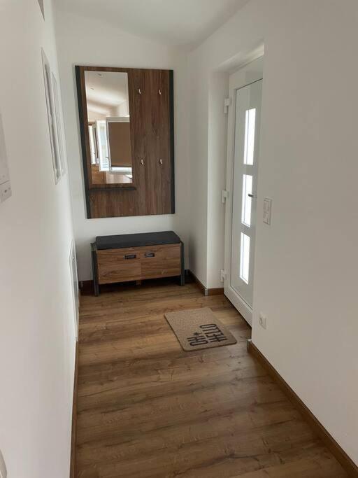 Apartment In Zentraler Lage Mit Privatparkplatz Grafenwohr Eksteriør bilde