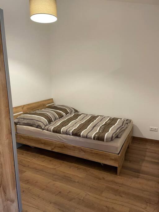 Apartment In Zentraler Lage Mit Privatparkplatz Grafenwohr Eksteriør bilde