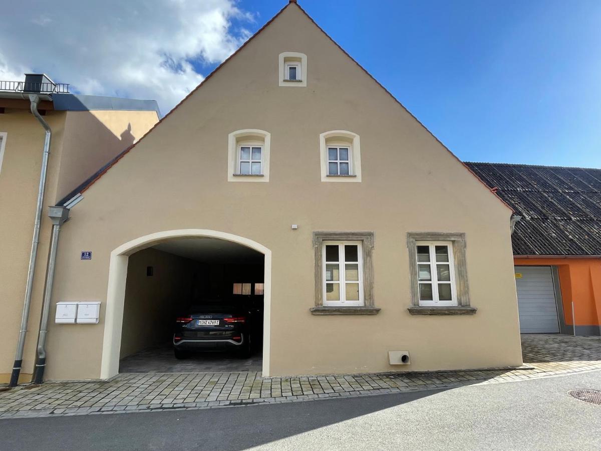 Apartment In Zentraler Lage Mit Privatparkplatz Grafenwohr Eksteriør bilde